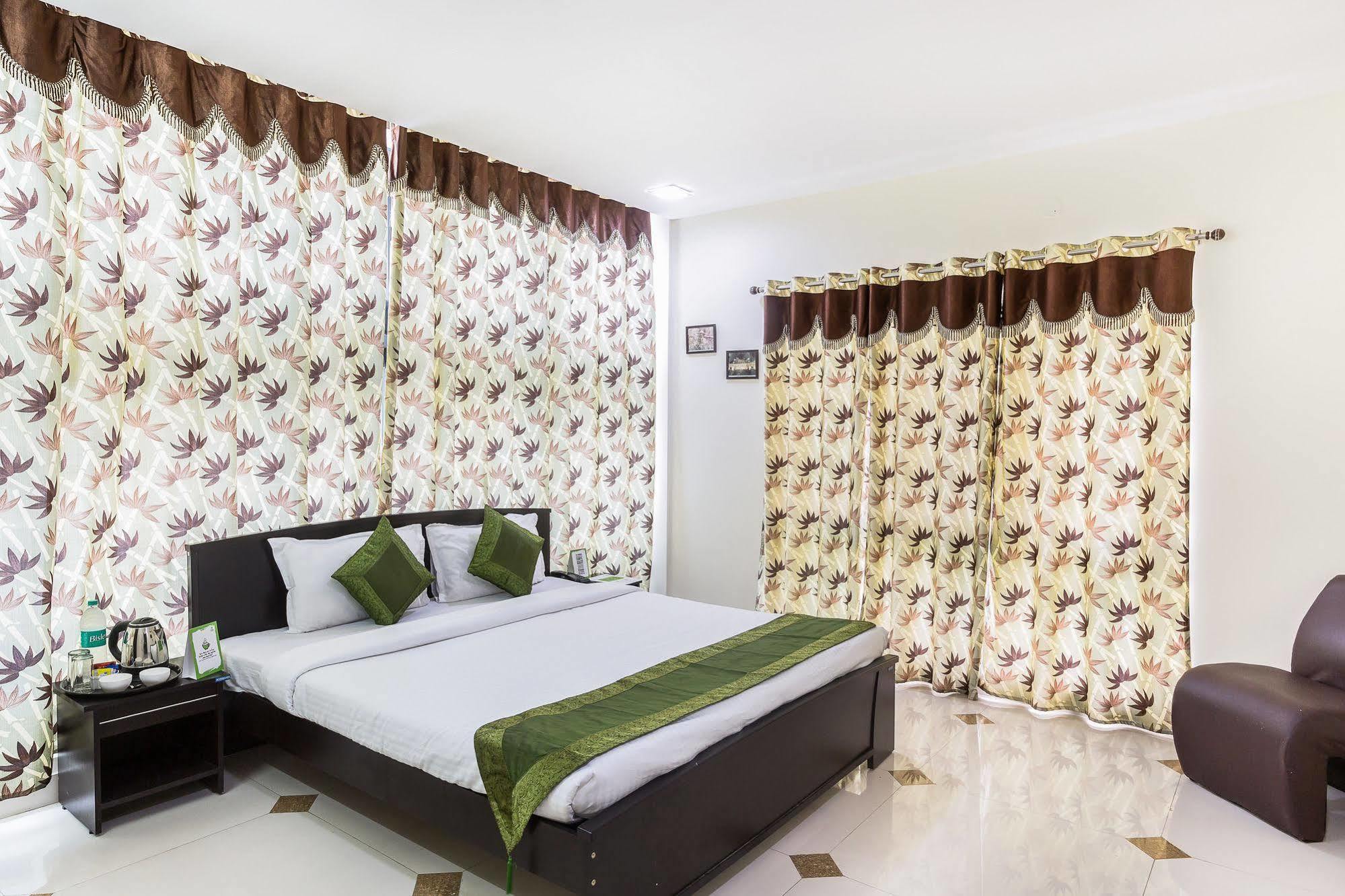 Treebo Srico, Banjara Hills Hotel Hyderabad Exterior photo